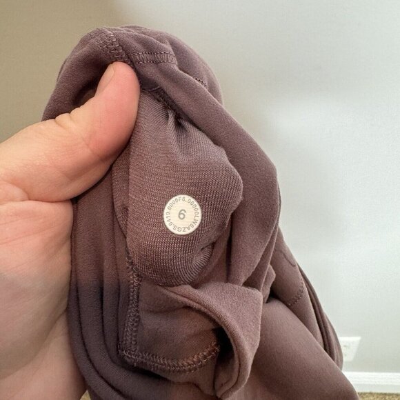 Lululemon Align High Rise Cross Waist Crop 21” Leggings Size 6 Taupe Purple - Picture 7 of 9